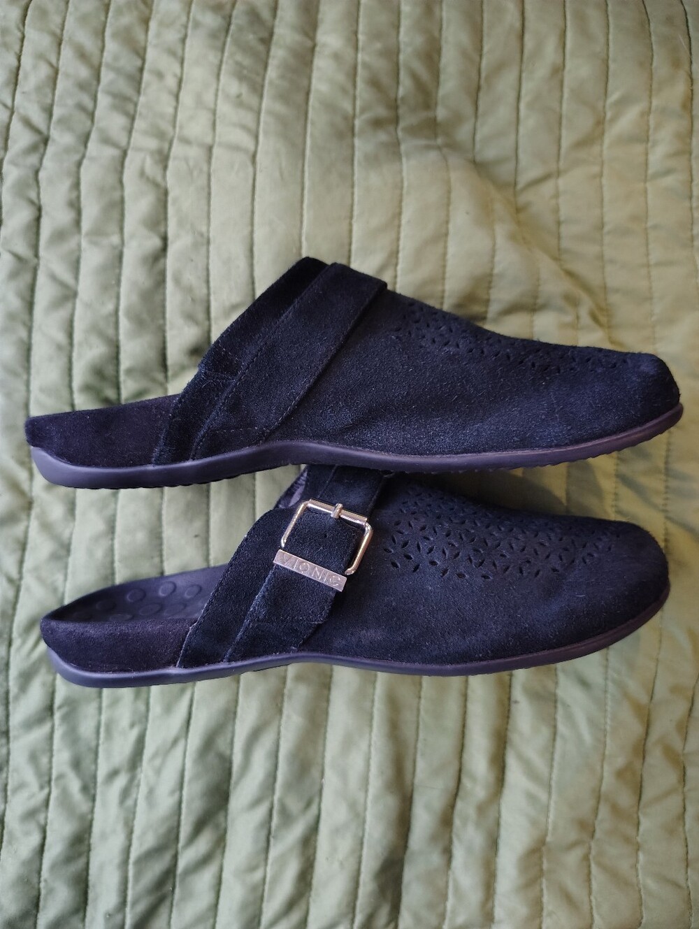 Vionic Moca Black Suede Slip On Mule Clogs Size 11